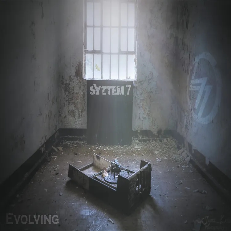 Album artwork for Evolving by Syztem 7